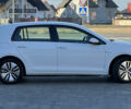 Белый Фольксваген e-Golf, объемом двигателя 0 л и пробегом 84 тыс. км за 13250 $, фото 16 на Automoto.ua