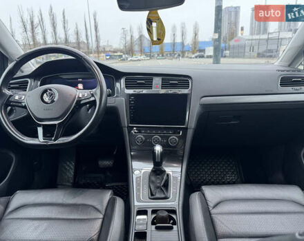 Белый Фольксваген e-Golf, объемом двигателя 0 л и пробегом 117 тыс. км за 15800 $, фото 25 на Automoto.ua