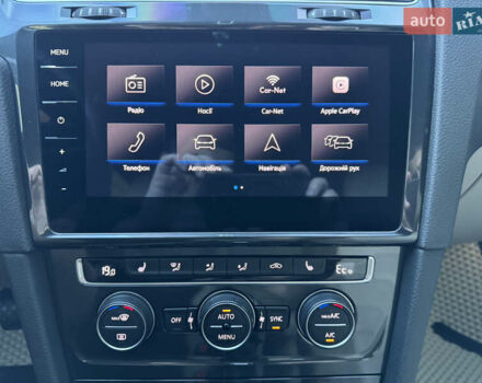 Белый Фольксваген e-Golf, объемом двигателя 0 л и пробегом 88 тыс. км за 15100 $, фото 63 на Automoto.ua