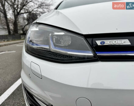 Белый Фольксваген e-Golf, объемом двигателя 0 л и пробегом 117 тыс. км за 15800 $, фото 3 на Automoto.ua