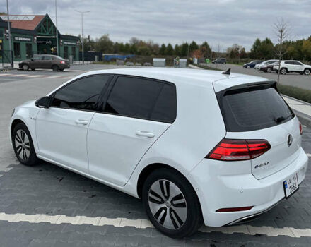 Белый Фольксваген e-Golf, объемом двигателя 0 л и пробегом 75 тыс. км за 15500 $, фото 8 на Automoto.ua
