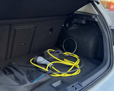 Белый Фольксваген e-Golf, объемом двигателя 0 л и пробегом 84 тыс. км за 13250 $, фото 63 на Automoto.ua