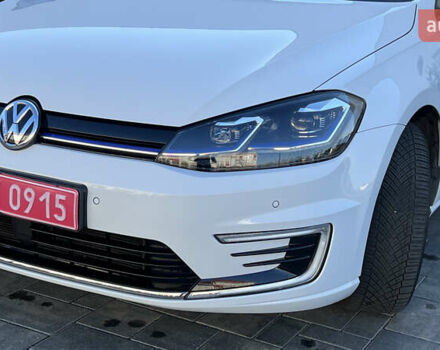 Белый Фольксваген e-Golf, объемом двигателя 0 л и пробегом 84 тыс. км за 13250 $, фото 22 на Automoto.ua