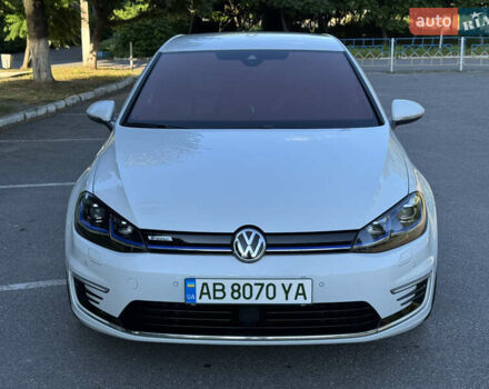 Белый Фольксваген e-Golf, объемом двигателя 0 л и пробегом 88 тыс. км за 15100 $, фото 2 на Automoto.ua