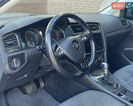 Білий Фольксваген e-Golf, об'ємом двигуна 0 л та пробігом 78 тис. км за 11500 $, фото 15 на Automoto.ua