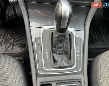 Белый Фольксваген e-Golf, объемом двигателя 0 л и пробегом 102 тыс. км за 13200 $, фото 28 на Automoto.ua