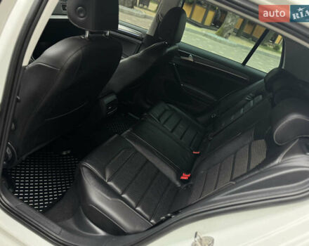 Белый Фольксваген e-Golf, объемом двигателя 0 л и пробегом 145 тыс. км за 14590 $, фото 109 на Automoto.ua