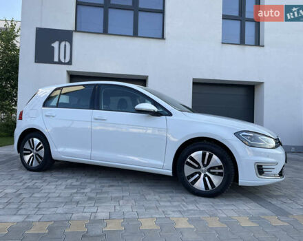 Білий Фольксваген e-Golf, об'ємом двигуна 0 л та пробігом 35 тис. км за 15600 $, фото 8 на Automoto.ua