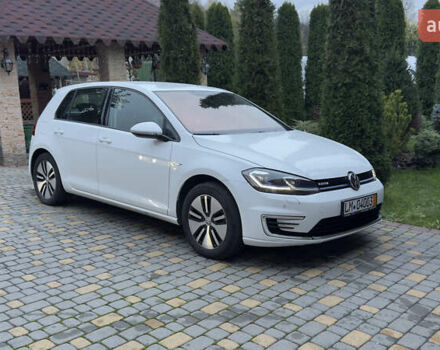 Белый Фольксваген e-Golf, объемом двигателя 0 л и пробегом 88 тыс. км за 14500 $, фото 15 на Automoto.ua