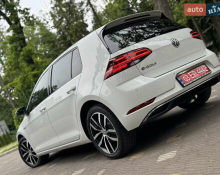Белый Фольксваген e-Golf, объемом двигателя 0 л и пробегом 145 тыс. км за 14590 $, фото 150 на Automoto.ua