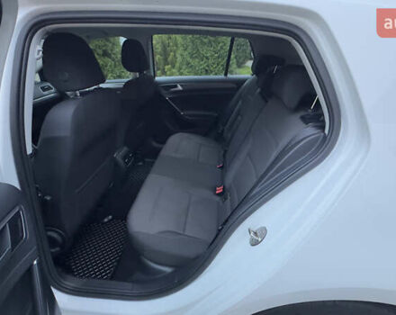 Белый Фольксваген e-Golf, объемом двигателя 0 л и пробегом 88 тыс. км за 14500 $, фото 37 на Automoto.ua