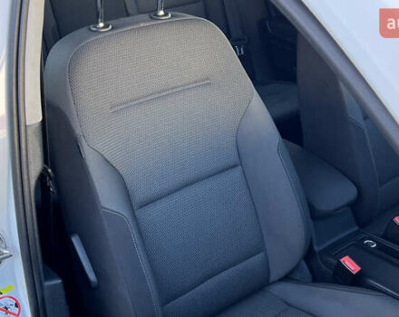 Белый Фольксваген e-Golf, объемом двигателя 0 л и пробегом 84 тыс. км за 13250 $, фото 84 на Automoto.ua