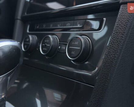 Белый Фольксваген e-Golf, объемом двигателя 0 л и пробегом 88 тыс. км за 14500 $, фото 51 на Automoto.ua