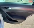 Белый Фольксваген e-Golf, объемом двигателя 0 л и пробегом 101 тыс. км за 16000 $, фото 59 на Automoto.ua