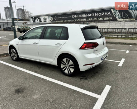 Белый Фольксваген e-Golf, объемом двигателя 0 л и пробегом 117 тыс. км за 15800 $, фото 6 на Automoto.ua