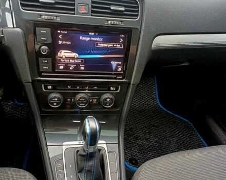 Білий Фольксваген e-Golf, об'ємом двигуна 0 л та пробігом 38 тис. км за 15500 $, фото 12 на Automoto.ua