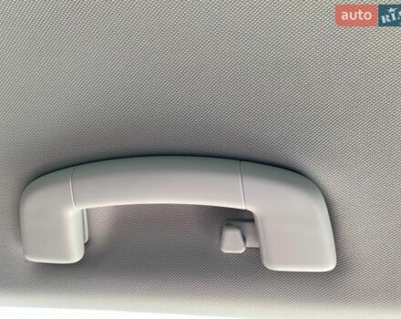 Белый Фольксваген e-Golf, объемом двигателя 0 л и пробегом 101 тыс. км за 16000 $, фото 62 на Automoto.ua