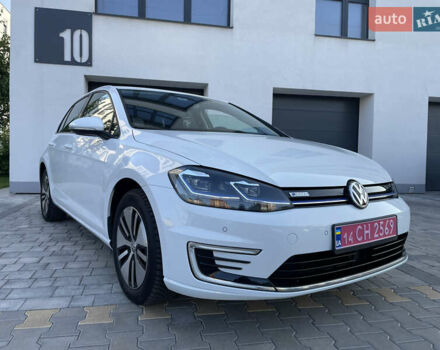 Белый Фольксваген e-Golf, объемом двигателя 0 л и пробегом 35 тыс. км за 14750 $, фото 5 на Automoto.ua