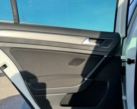 Білий Фольксваген e-Golf, об'ємом двигуна 0 л та пробігом 78 тис. км за 15500 $, фото 14 на Automoto.ua