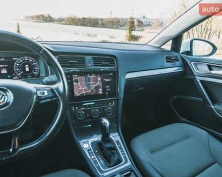 Белый Фольксваген e-Golf, объемом двигателя 0 л и пробегом 78 тыс. км за 15300 $, фото 1 на Automoto.ua