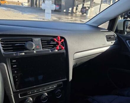 Білий Фольксваген e-Golf, об'ємом двигуна 0 л та пробігом 72 тис. км за 16300 $, фото 11 на Automoto.ua