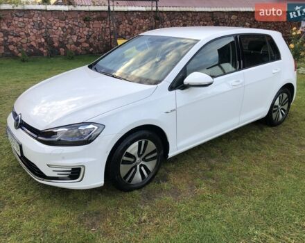 Белый Фольксваген e-Golf, объемом двигателя 0 л и пробегом 80 тыс. км за 14300 $, фото 13 на Automoto.ua