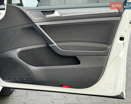 Білий Фольксваген e-Golf, об'ємом двигуна 0 л та пробігом 20 тис. км за 18001 $, фото 31 на Automoto.ua