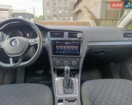 Білий Фольксваген e-Golf, об'ємом двигуна 0 л та пробігом 178 тис. км за 13499 $, фото 8 на Automoto.ua