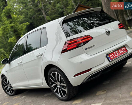 Белый Фольксваген e-Golf, объемом двигателя 0 л и пробегом 145 тыс. км за 14590 $, фото 148 на Automoto.ua