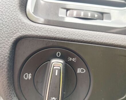 Белый Фольксваген e-Golf, объемом двигателя 0 л и пробегом 75 тыс. км за 14500 $, фото 44 на Automoto.ua