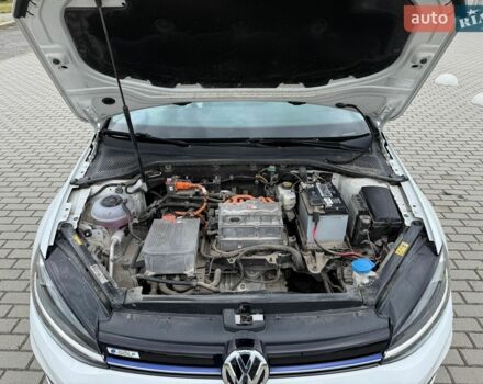 Белый Фольксваген e-Golf, объемом двигателя 0 л и пробегом 37 тыс. км за 14500 $, фото 9 на Automoto.ua
