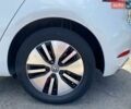 Белый Фольксваген e-Golf, объемом двигателя 0 л и пробегом 101 тыс. км за 16000 $, фото 96 на Automoto.ua