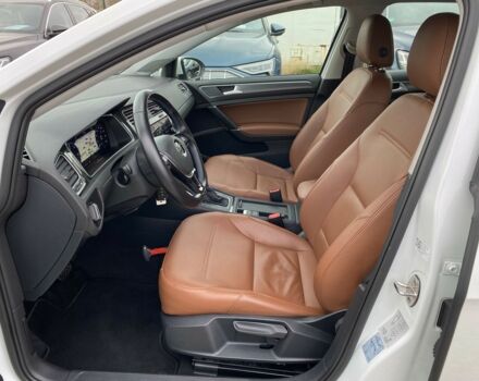 Белый Фольксваген e-Golf, объемом двигателя 0 л и пробегом 51 тыс. км за 16200 $, фото 30 на Automoto.ua