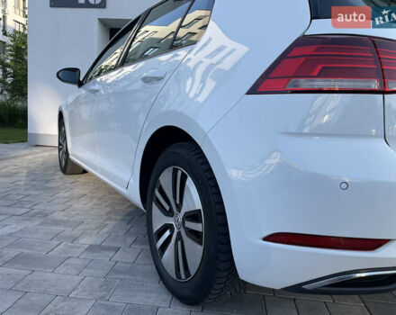 Білий Фольксваген e-Golf, об'ємом двигуна 0 л та пробігом 35 тис. км за 15600 $, фото 10 на Automoto.ua