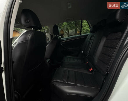 Белый Фольксваген e-Golf, объемом двигателя 0 л и пробегом 145 тыс. км за 14590 $, фото 110 на Automoto.ua