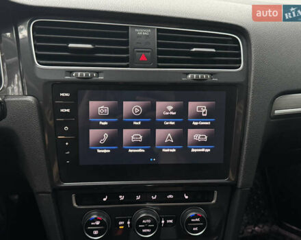 Белый Фольксваген e-Golf, объемом двигателя 0 л и пробегом 145 тыс. км за 14590 $, фото 72 на Automoto.ua