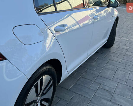 Белый Фольксваген e-Golf, объемом двигателя 0 л и пробегом 84 тыс. км за 13250 $, фото 35 на Automoto.ua