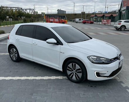 Белый Фольксваген e-Golf, объемом двигателя 0 л и пробегом 75 тыс. км за 15500 $, фото 3 на Automoto.ua