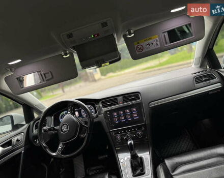 Белый Фольксваген e-Golf, объемом двигателя 0 л и пробегом 145 тыс. км за 14590 $, фото 61 на Automoto.ua