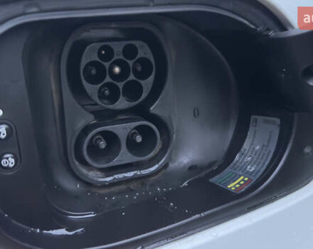 Белый Фольксваген e-Golf, объемом двигателя 0 л и пробегом 88 тыс. км за 14500 $, фото 40 на Automoto.ua