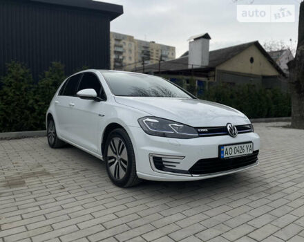 Белый Фольксваген e-Golf, объемом двигателя 0 л и пробегом 227 тыс. км за 13700 $, фото 1 на Automoto.ua