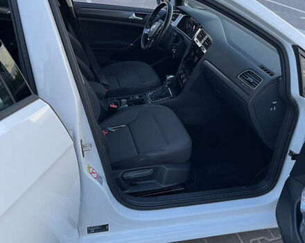 Белый Фольксваген e-Golf, объемом двигателя 0 л и пробегом 136 тыс. км за 13000 $, фото 5 на Automoto.ua
