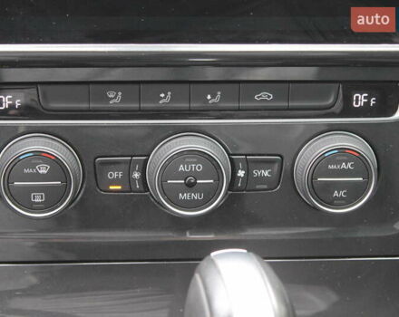 Белый Фольксваген e-Golf, объемом двигателя 0 л и пробегом 68 тыс. км за 14999 $, фото 38 на Automoto.ua