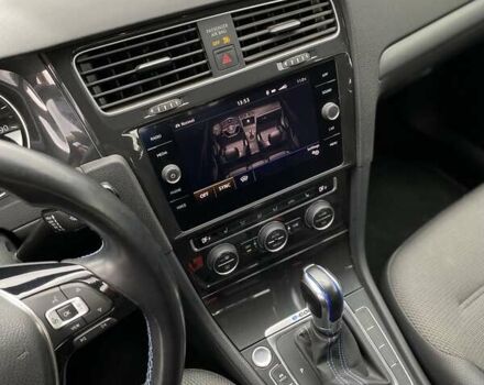 Білий Фольксваген e-Golf, об'ємом двигуна 0 л та пробігом 82 тис. км за 13000 $, фото 13 на Automoto.ua