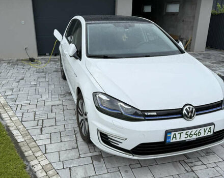 Белый Фольксваген e-Golf, объемом двигателя 0 л и пробегом 169 тыс. км за 13500 $, фото 2 на Automoto.ua