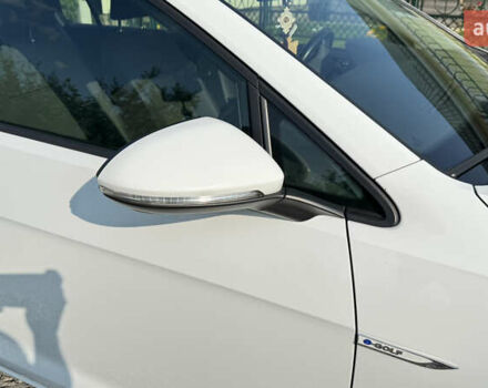 Белый Фольксваген e-Golf, объемом двигателя 0 л и пробегом 73 тыс. км за 17900 $, фото 34 на Automoto.ua