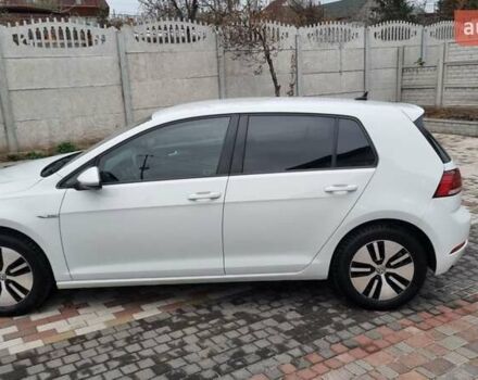 Белый Фольксваген e-Golf, объемом двигателя 0 л и пробегом 63 тыс. км за 13200 $, фото 7 на Automoto.ua