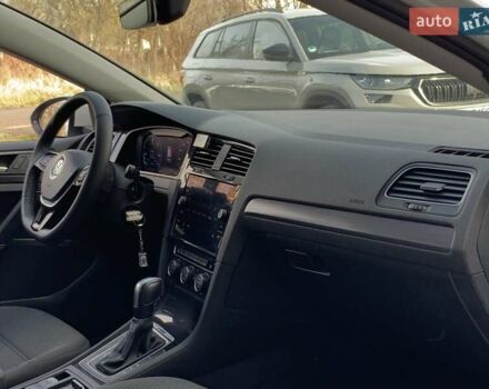 Белый Фольксваген e-Golf, объемом двигателя 0 л и пробегом 73 тыс. км за 13955 $, фото 32 на Automoto.ua