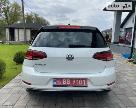 Білий Фольксваген e-Golf, об'ємом двигуна 0 л та пробігом 70 тис. км за 17500 $, фото 5 на Automoto.ua