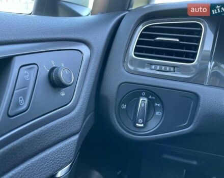 Белый Фольксваген e-Golf, объемом двигателя 0 л и пробегом 125 тыс. км за 13500 $, фото 30 на Automoto.ua